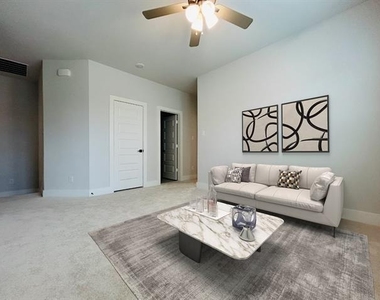 530 Mission Trail - Photo Thumbnail 7