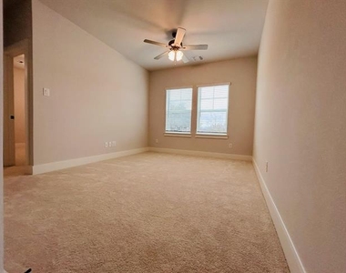 530 Mission Trail - Photo Thumbnail 16
