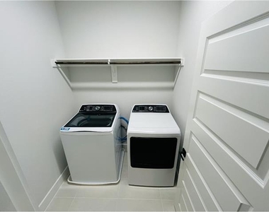 530 Mission Trail - Photo Thumbnail 28