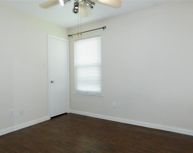 326 Ashley Oak Lane - Photo Thumbnail 17