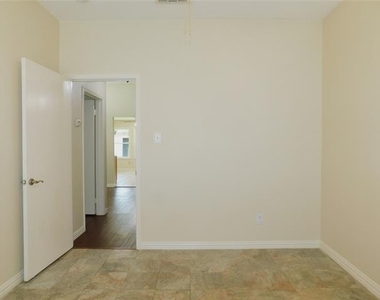 326 Ashley Oak Lane - Photo Thumbnail 14