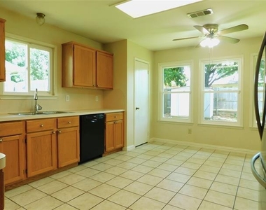 326 Ashley Oak Lane - Photo Thumbnail 8