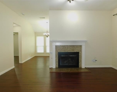 326 Ashley Oak Lane - Photo Thumbnail 5