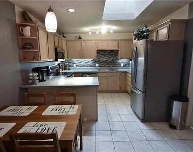6323 Brookbriar Court - Photo Thumbnail 9