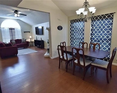 6323 Brookbriar Court - Photo Thumbnail 15