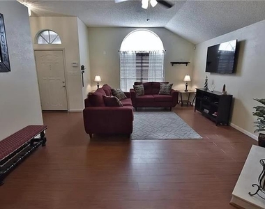 6323 Brookbriar Court - Photo Thumbnail 16