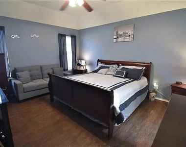 6323 Brookbriar Court - Photo Thumbnail 20