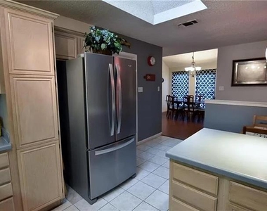 6323 Brookbriar Court - Photo Thumbnail 5