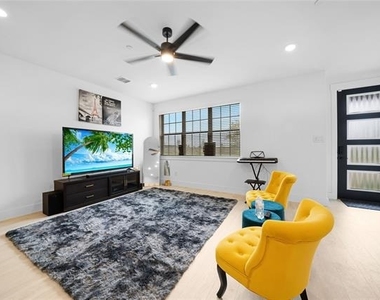 2628 Red Tailed Hawk Lane - Photo Thumbnail 2