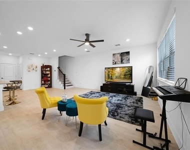 2628 Red Tailed Hawk Lane - Photo Thumbnail 4