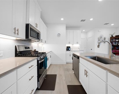 2628 Red Tailed Hawk Lane - Photo Thumbnail 6