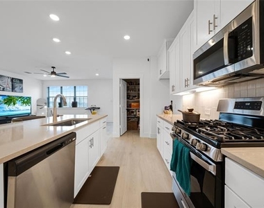 2628 Red Tailed Hawk Lane - Photo Thumbnail 8