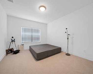 2628 Red Tailed Hawk Lane - Photo Thumbnail 14