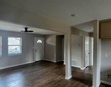4017 Pickett Street - Photo Thumbnail 3