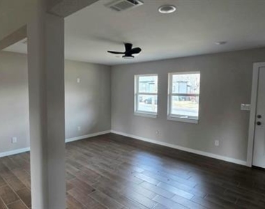 4017 Pickett Street - Photo Thumbnail 6