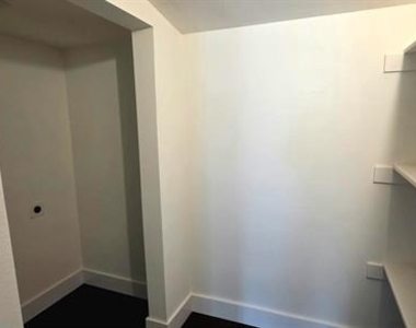 4302 Roberts Street - Photo Thumbnail 8