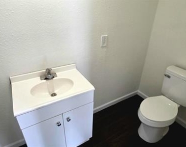 4302 Roberts Street - Photo Thumbnail 14