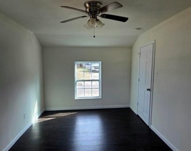 4302 Roberts Street - Photo Thumbnail 15