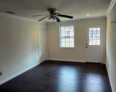 4302 Roberts Street - Photo Thumbnail 6