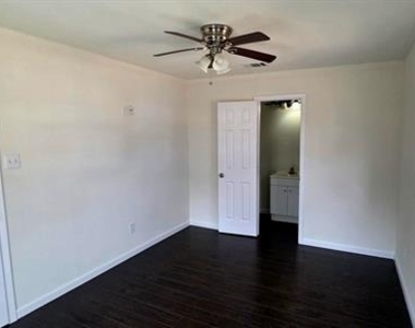 4302 Roberts Street - Photo Thumbnail 16