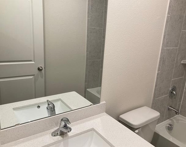 3007 Boran Drive - Photo Thumbnail 9