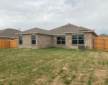 3007 Boran Drive - Photo Thumbnail 3