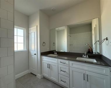 507 Parrino Parkway - Photo Thumbnail 27