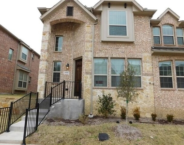 2555 Adam Lane - Photo Thumbnail 2