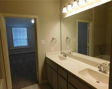 2555 Adam Lane - Photo Thumbnail 14