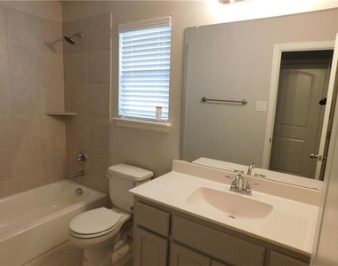 2555 Adam Lane - Photo Thumbnail 18
