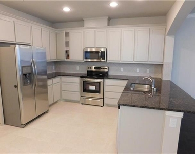 2555 Adam Lane - Photo Thumbnail 3