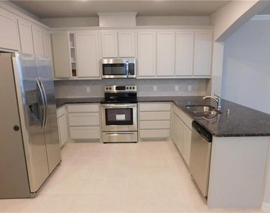 2555 Adam Lane - Photo Thumbnail 6