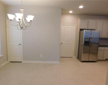 2555 Adam Lane - Photo Thumbnail 10