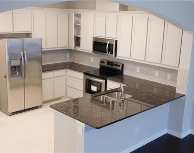2555 Adam Lane - Photo Thumbnail 4
