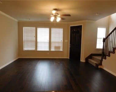 2555 Adam Lane - Photo Thumbnail 8