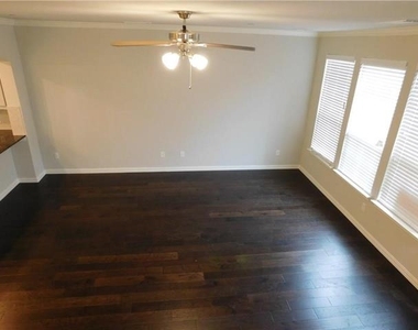 2555 Adam Lane - Photo Thumbnail 21