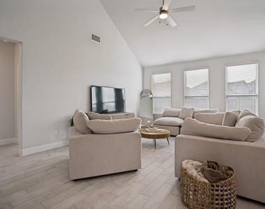 3115 Giovanni Point - Photo Thumbnail 3