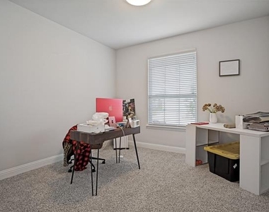 3115 Giovanni Point - Photo Thumbnail 12