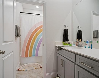 3115 Giovanni Point - Photo Thumbnail 20