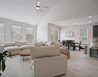 3115 Giovanni Point - Photo Thumbnail 7