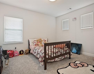3115 Giovanni Point - Photo Thumbnail 19