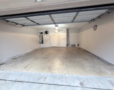 807 Burr Oak Drive - Photo Thumbnail 17