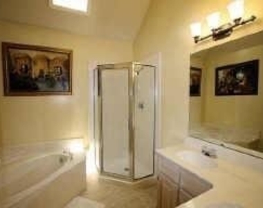 807 Burr Oak Drive - Photo Thumbnail 23