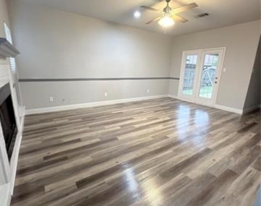 807 Burr Oak Drive - Photo Thumbnail 6