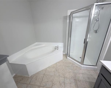 807 Burr Oak Drive - Photo Thumbnail 9