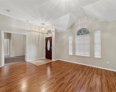 1713 Grand Canyon Way - Photo Thumbnail 3
