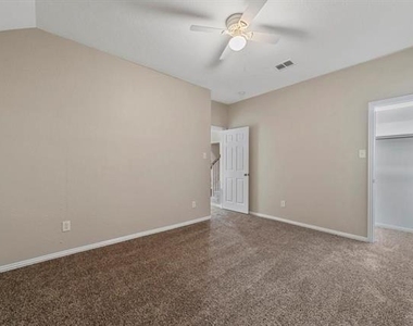 1713 Grand Canyon Way - Photo Thumbnail 22