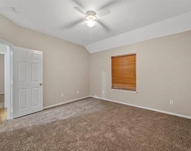 1713 Grand Canyon Way - Photo Thumbnail 18