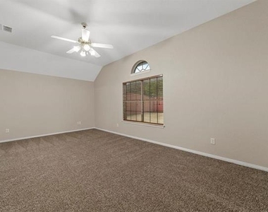 1713 Grand Canyon Way - Photo Thumbnail 13
