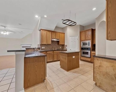 1713 Grand Canyon Way - Photo Thumbnail 6